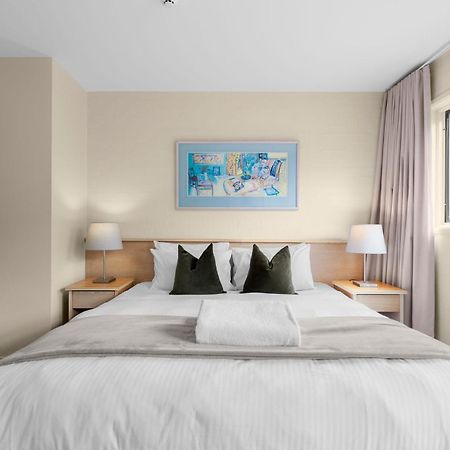 Village Green 2 Bedroom Loft Townhouse With Views Fireplace And Garage Parking Thredbo Kültér fotó