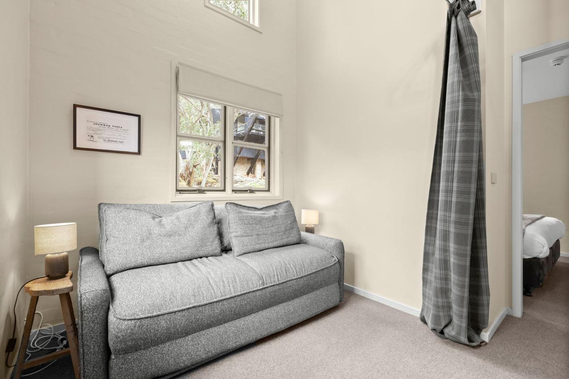 Village Green 2 Bedroom Loft Townhouse With Views Fireplace And Garage Parking Thredbo Kültér fotó